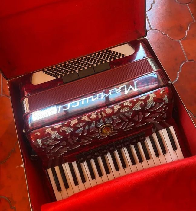 Acordeon Italian Marinucci de 96basi