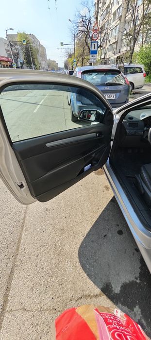 Продавам Опел Астра