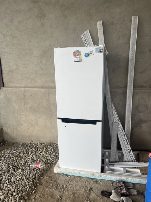 Холодильник indesit