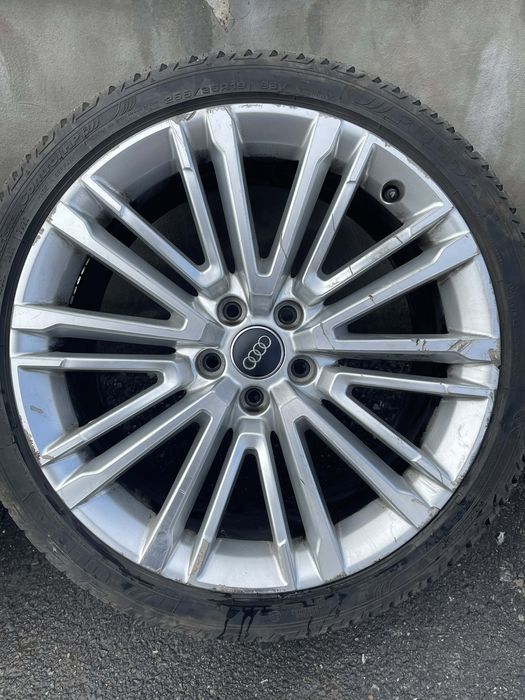 Оригинални OEM джанти  AUDI 19 със зимни гуми 255/35/19.