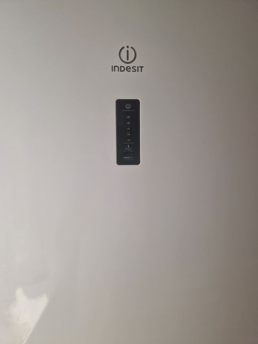 Продам холодильник Indesit