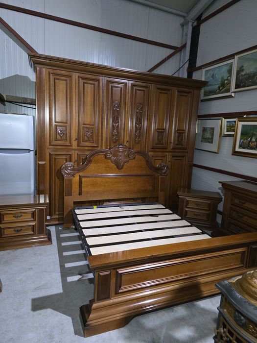 Dormitor lemn masiv Dulap pat noptiere comoda