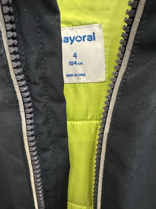 Продам детскую куртку