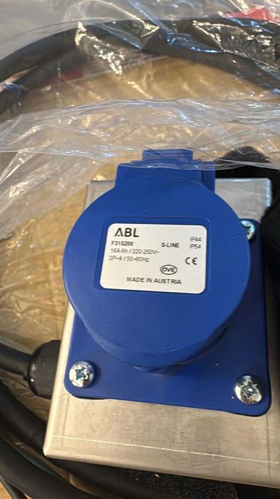 Продава се паралелен кабел за генератори Honda еи20i / еи22i