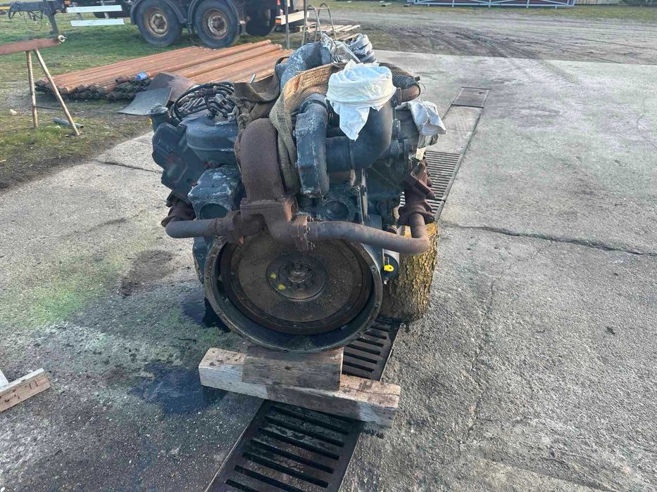 Двигател Mercedes OM441 LA 224KW 1800/min