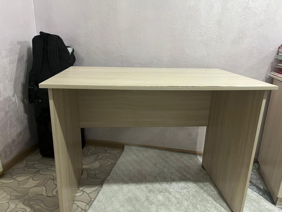 офисные столы ,столы доя учебы