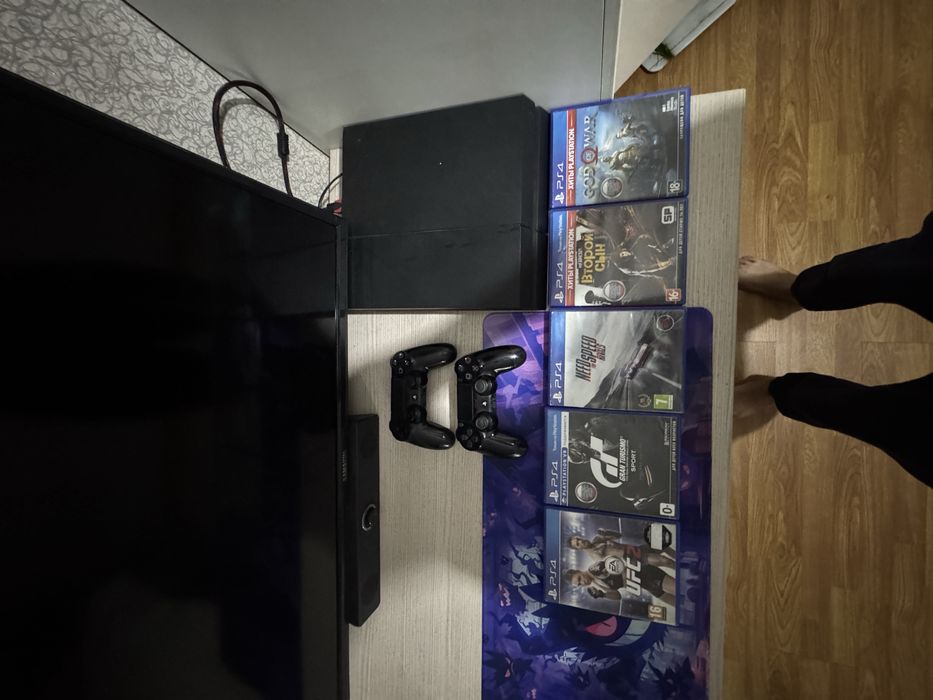 Продам Playstation 4