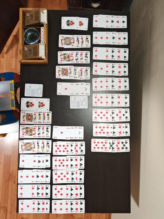 Vind un set de cărți de poker