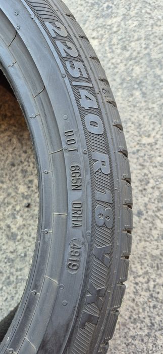 4 anvelope vara ca noi Semperit,fata 225/40/18,spate 255/35/18.Pretul este pe bucata.