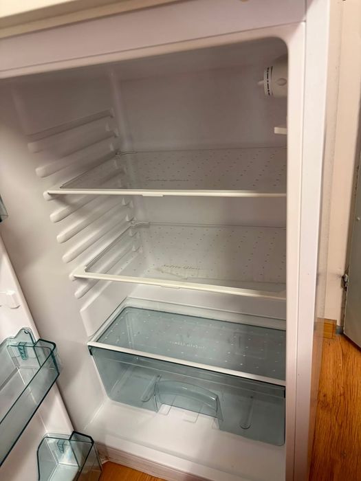 Продава се хладилник