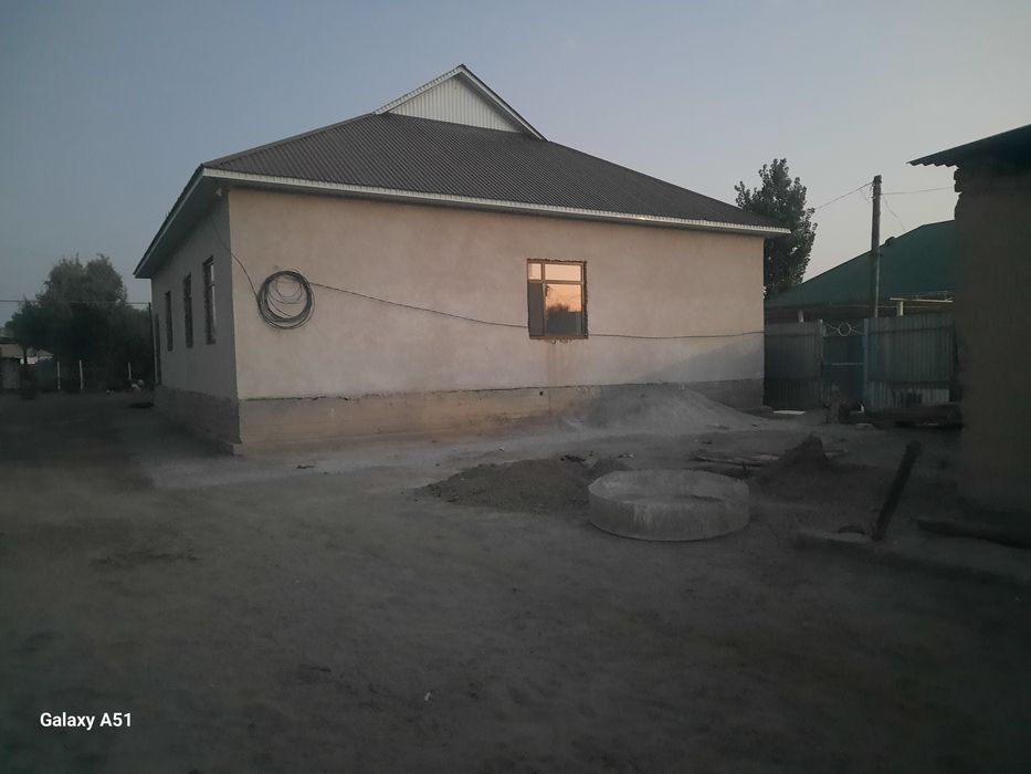 Жер үй сатылады.