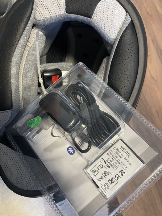 Vând o cască moto LP și 2 căști de scooter toate cu Bloouethot!