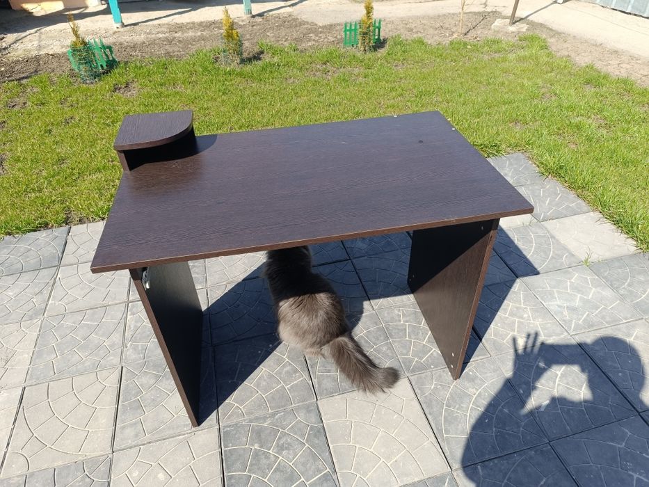 Стол компьютерный