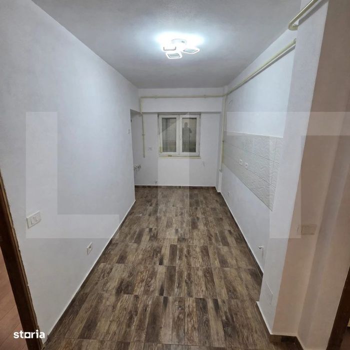 Apartament 2 camere decomandat, 54 mp, etaj 2, zona centrala Bals –