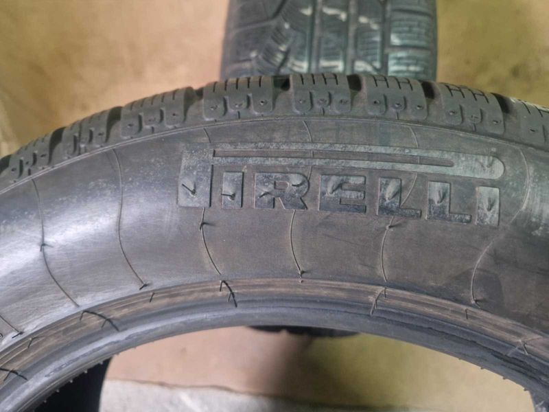 2 Pirelli R17 225/55
зимни гуми
DOT3421