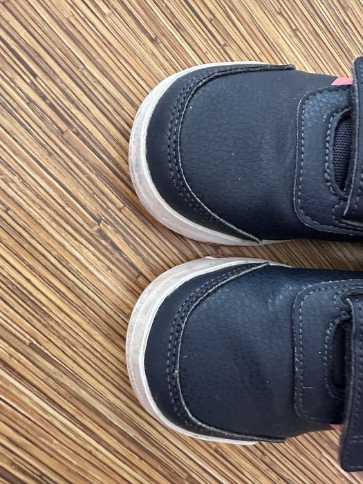 Зимни маратонки adidas за момиме 29 номер