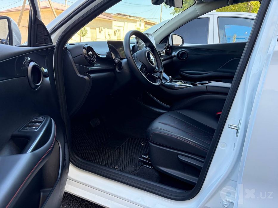 BYD E2 luxury официальный 2025/26