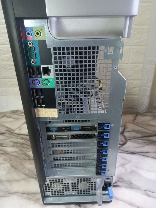 Kомпютър DELL PRECISION T5600 Intel Xeon E5-2670 32gb RX 570