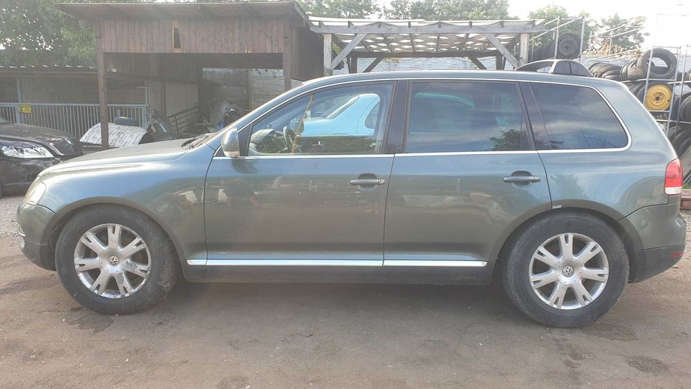 Dezmembrez Volkswagen Touareg 2.5 TDi an 2005 cod motor BAC