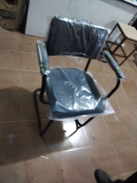 Kampetir xonalar va ofeslarga kreslo va stullar