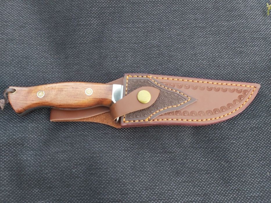 Висококачествен ръчно изработен нож с кожена кания,LN411