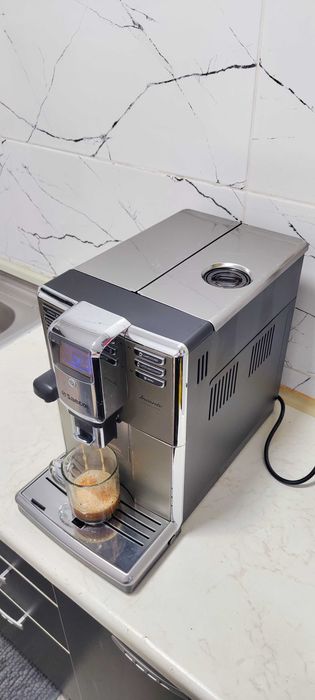 Espressor Automat Saeco Incanto HD8915 Aparat cu Cafea Boabe Philips