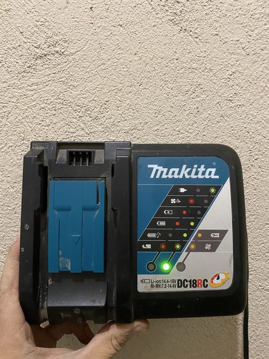 Макитаа  зарядноо Dc18rc s