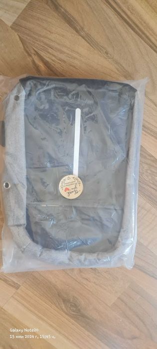 Раница сиво и черно