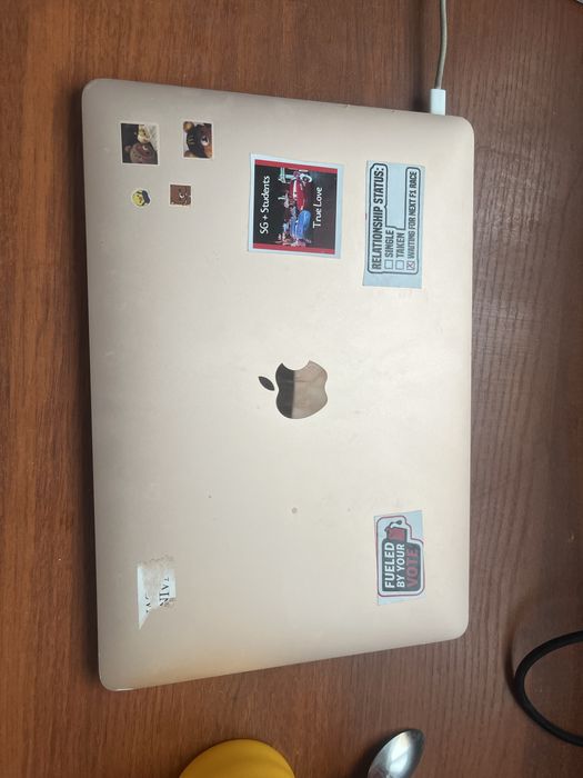 Макбук м1 8/256гб