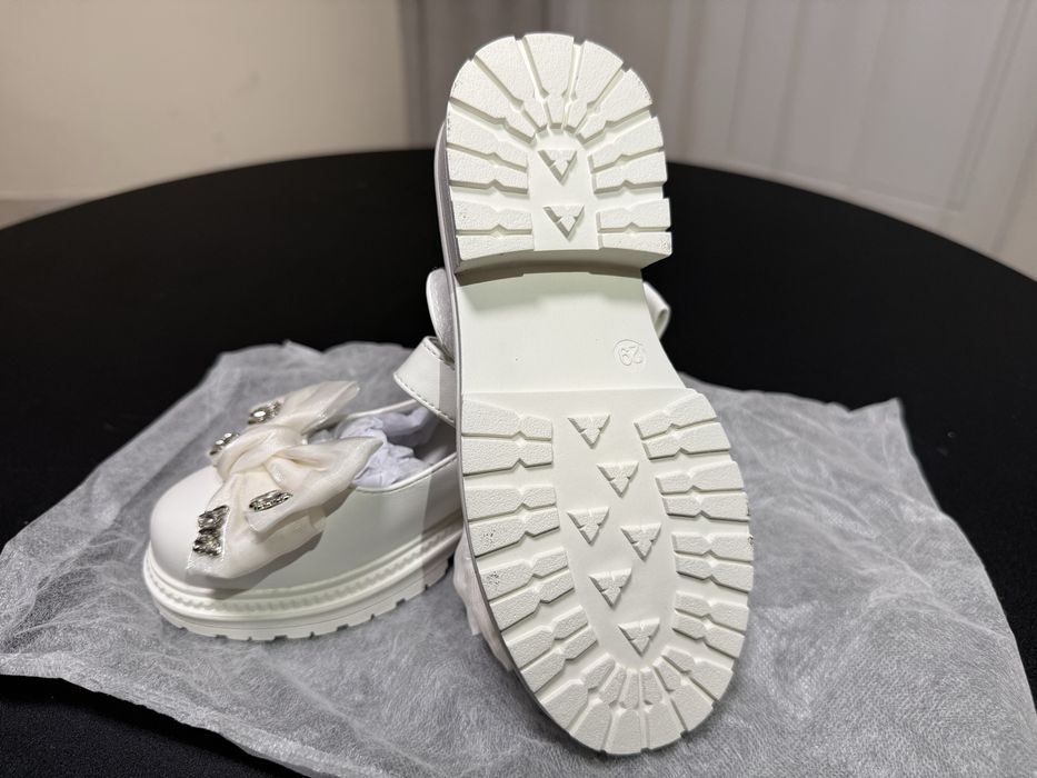 Детски официални обувки номер 29