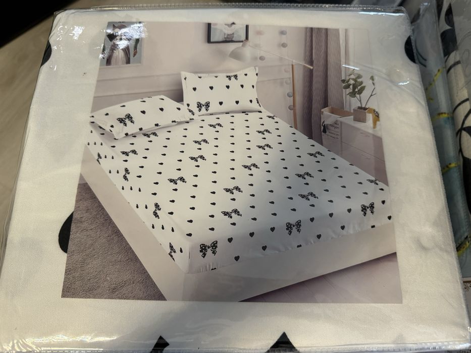 Huse de pat + 2 fete de perna