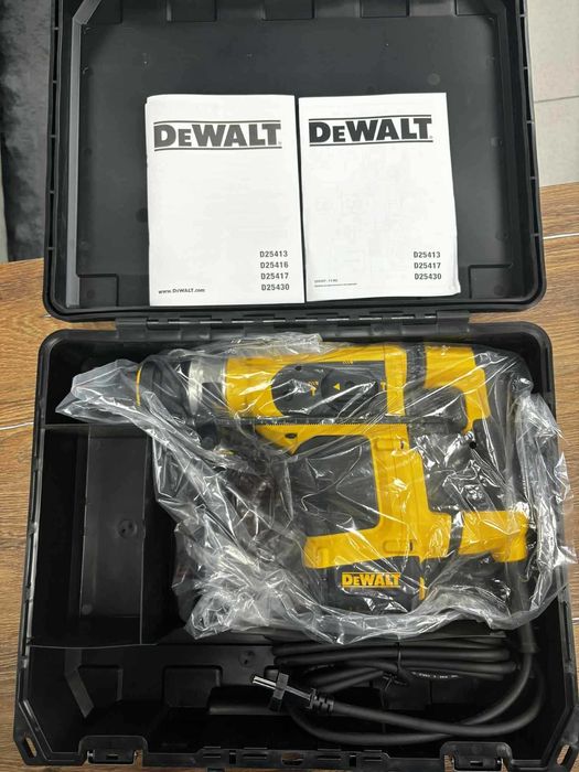 DeWALT D25413K, SDS-plus, 1000 W, 4.2 J, с куфар Чисто Нова
