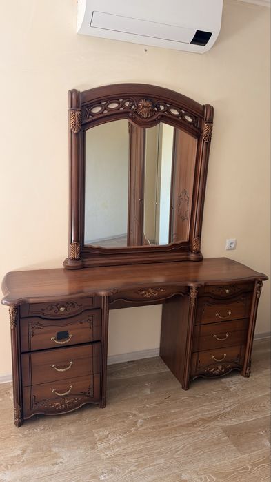 Продам спальный гарнитур