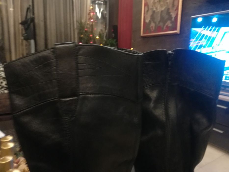 Черни боти и ботуши от естествена кожа