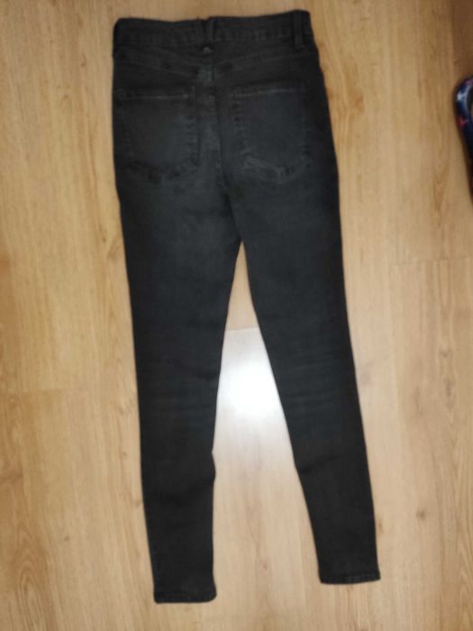 Чисто нови дънки слим-черни