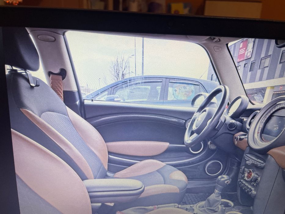 Продавам лек автомобил