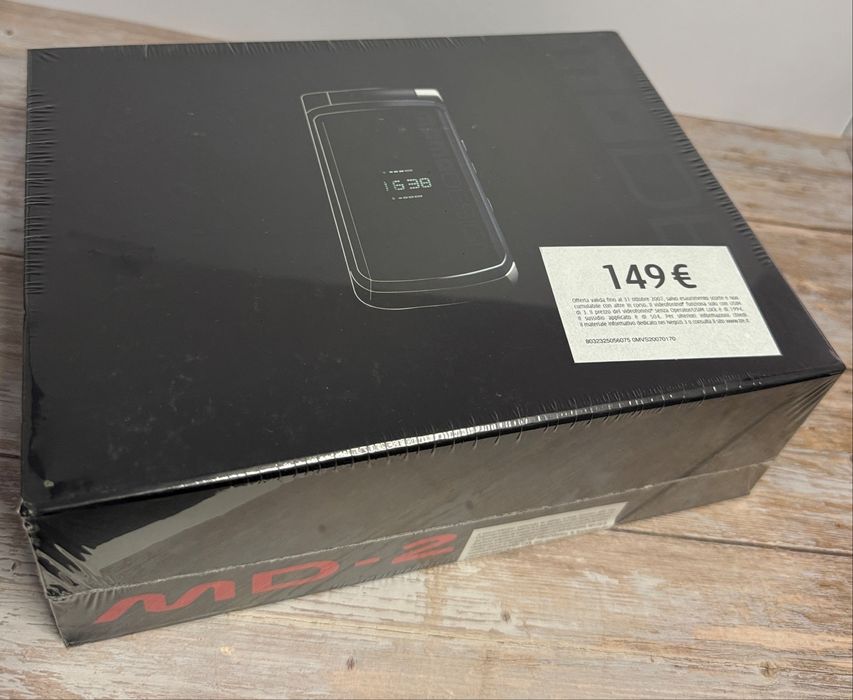 Telefon sigilat Momodesign 2 , rar!