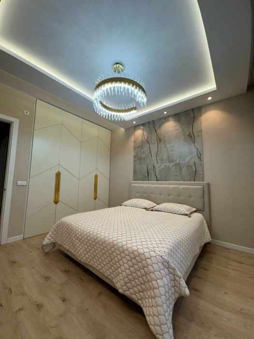 Продаю свою 4х комнт.квартиру,  100квм,  Алмазар сити премиум