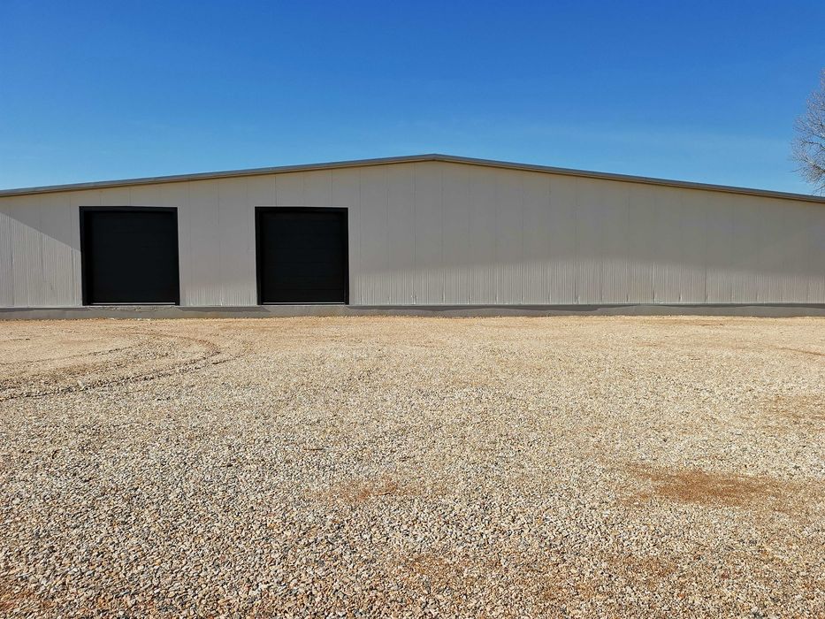 Давам под наем складови площи от 450 кв.м до 3500 кв.м