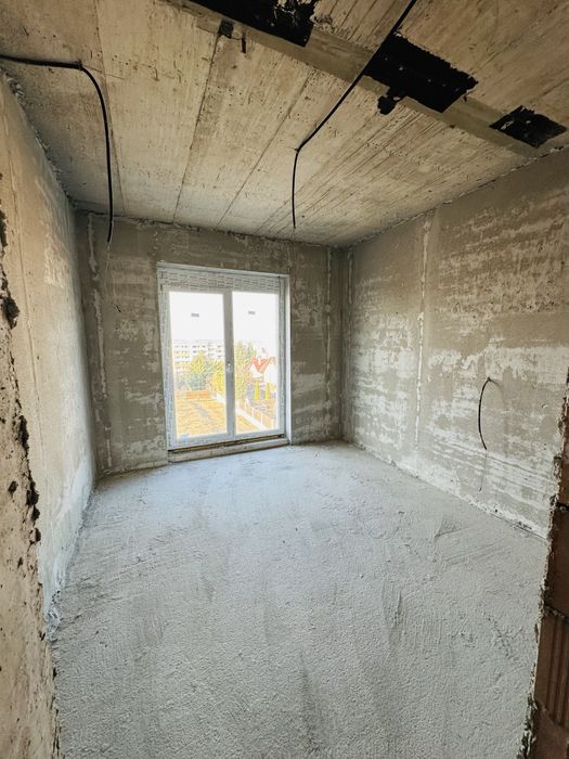 De vanzare apartament 3 cam + birou/dressing si parcare inclusa