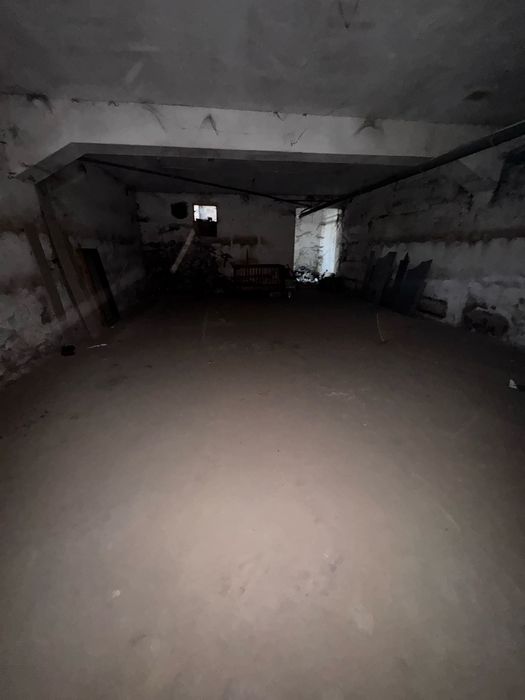 Jami 500 m/kv bolgan padval bilan 3 etadjlik bolgan joy arendaga beril