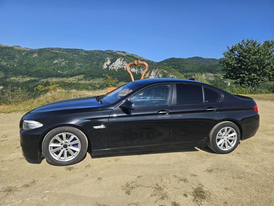 BMW Seria 5 F10 530d (2010)