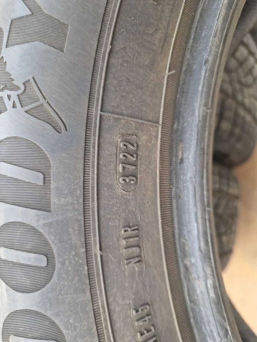 4 Goodyear R18 235/60 Зимни гуми  DOT3722
