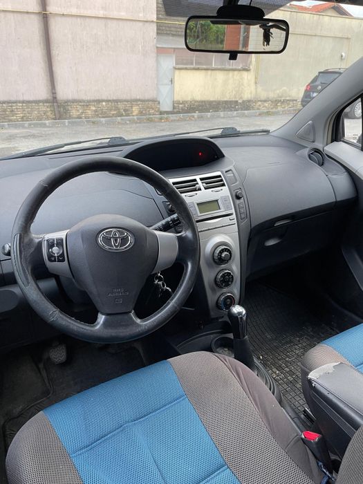 Vând Toyota Yaris