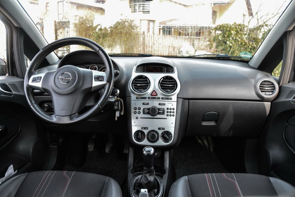 Opel corsa, 2012, 1.4 benzina, carte serviec, 140000 km, 101 cai