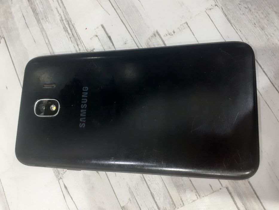 Телефон смартфон Samsung j4