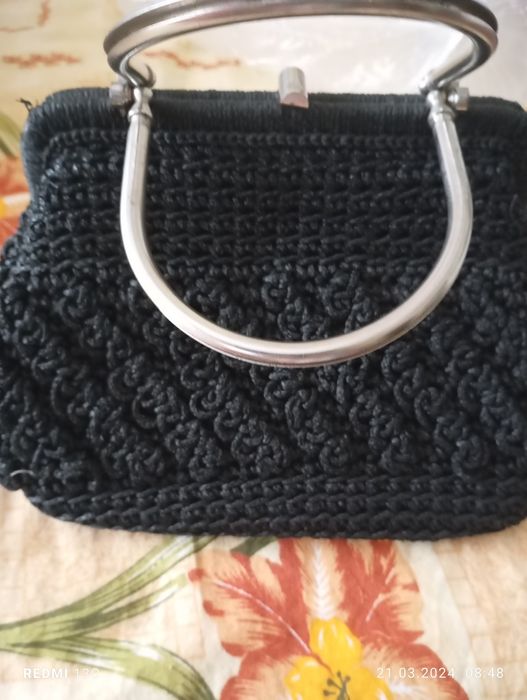 Poșetă neagra croșetată retro