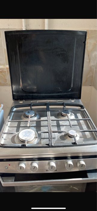 Продам газовую плиту Hansa