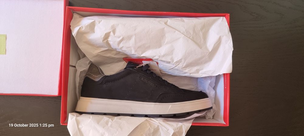 Сникърси S'Oliver 43 черни мъжки нови