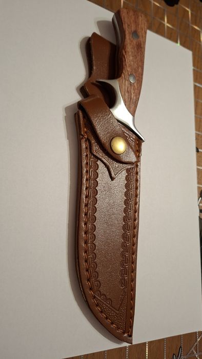 Cuțit vânătoare fără teacă.